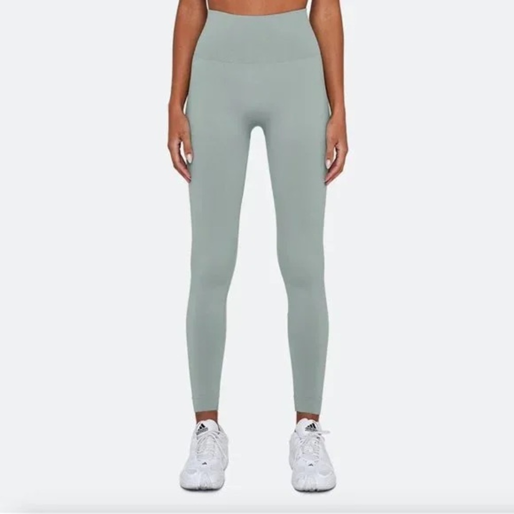 LAST CHANCE Set Active Sculptflex Leggings in Rain Size Small